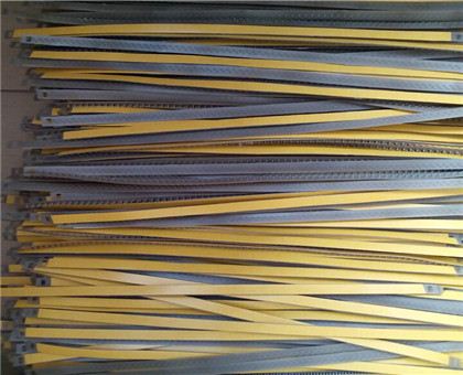 束网条防尘海绵 机柜固定条 机柜海绵粘接带 四排齿束网条防尘棉